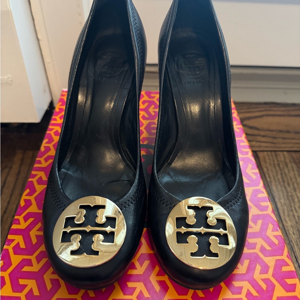 Tory Burch Black Leather Pumps with Gold Accents